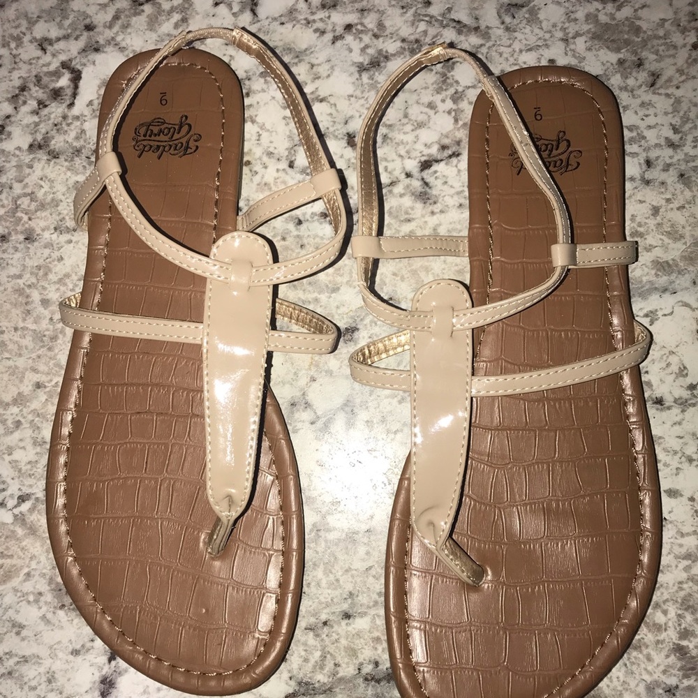 Size 9 sandal
